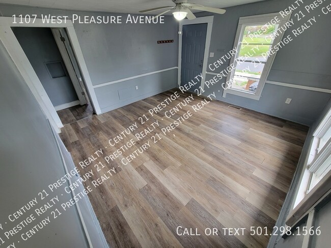 Building Photo - 1107 W Pleasure Ave