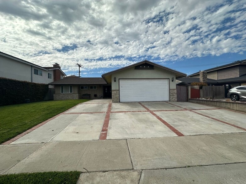 Primary Photo - 3071 Platte Dr