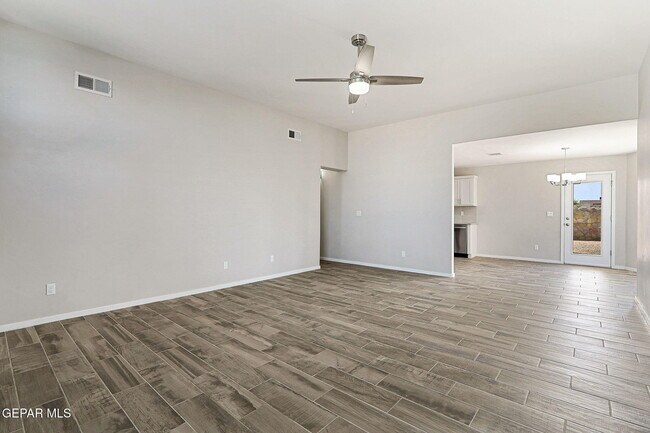 Building Photo - 841 Paseo Drusy Pl