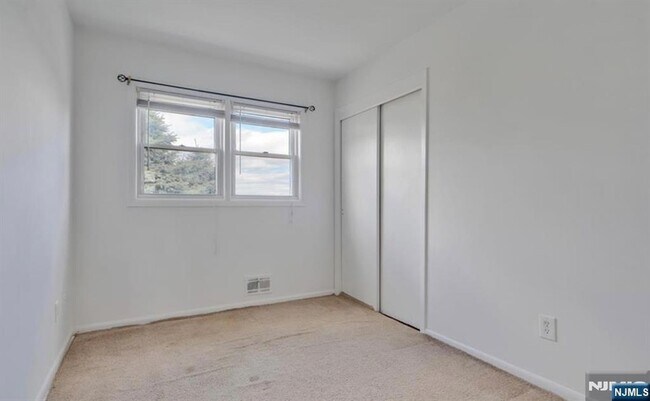 Building Photo - 376 Harrison Ave