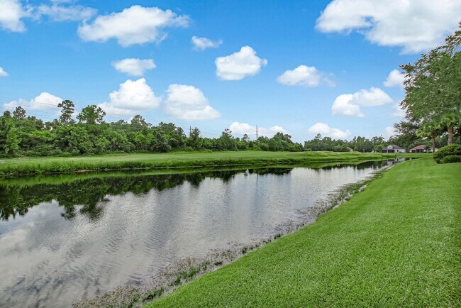 Building Photo - Lake  & Golf Course View Home in North Hampton