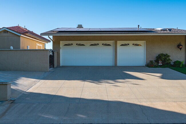 Building Photo - 11141 Limetree Dr