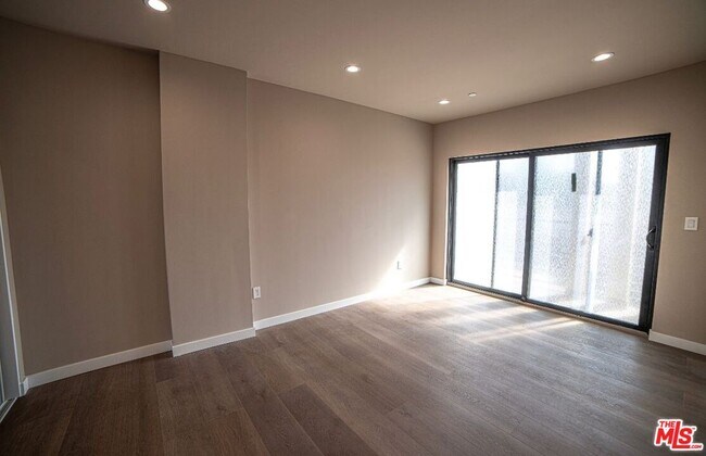 Building Photo - 9900 Laurel Canyon Blvd