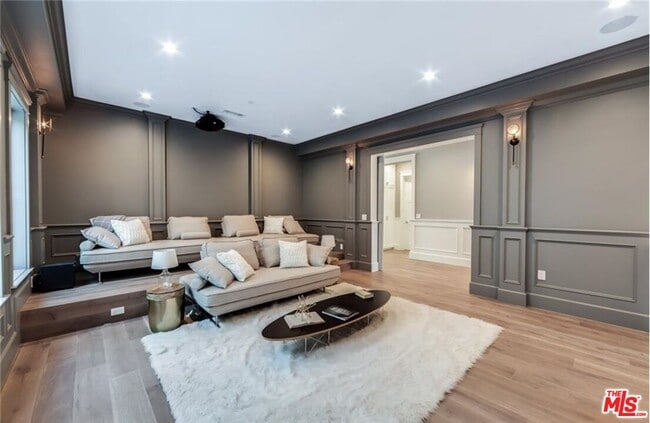 Building Photo - 4710 Noeline Ave