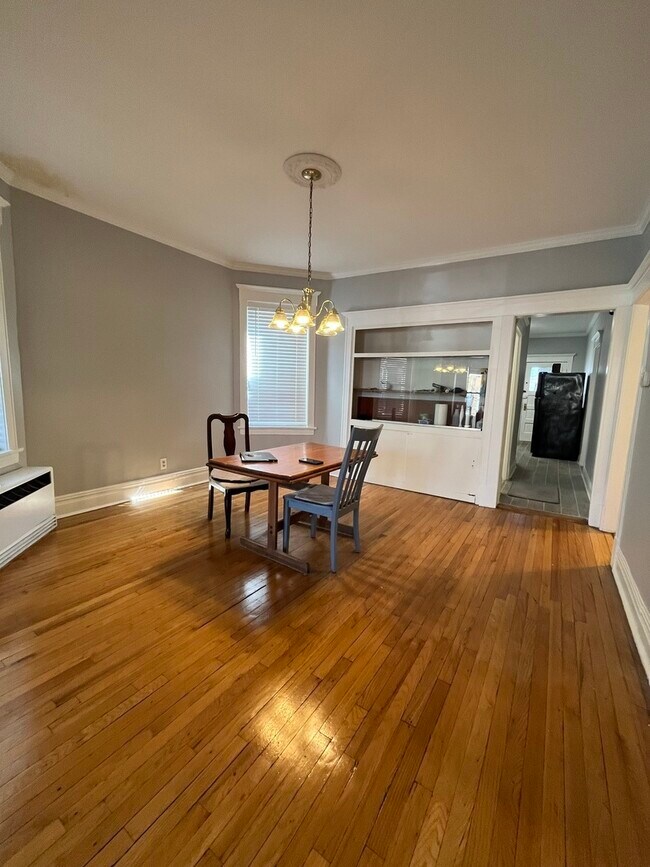 Building Photo - 3513 W Evergreen Ave