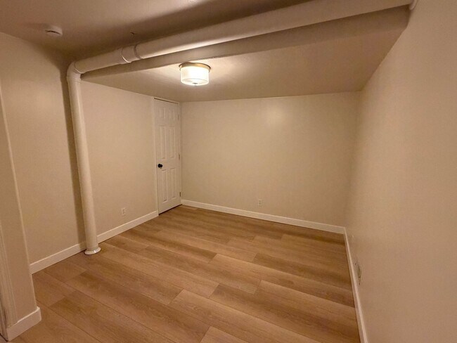 Building Photo - GORGEOUS SPACOUS HOMESTEAD!!!