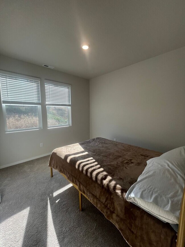 Building Photo - 3-Bedroom 2-Bathroom home in Lowell