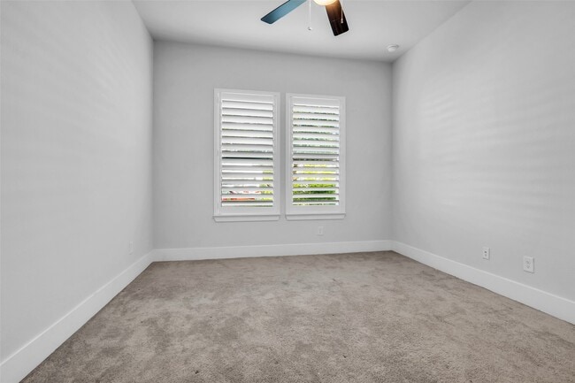 Building Photo - 16 Clearview Terrace Pl