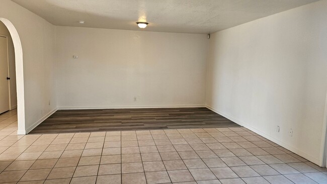 Building Photo - Cute farmhouse with lots of upgrades