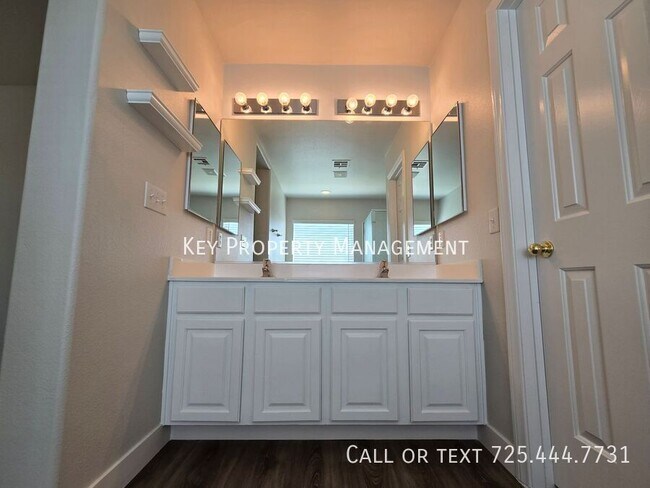 Building Photo - 8789 Ashley Park Ave