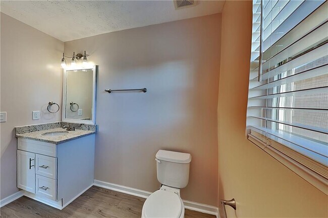 Building Photo - 108 Silver Bow Ln