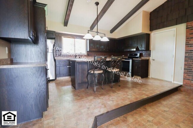 Building Photo - 11630 SR 101