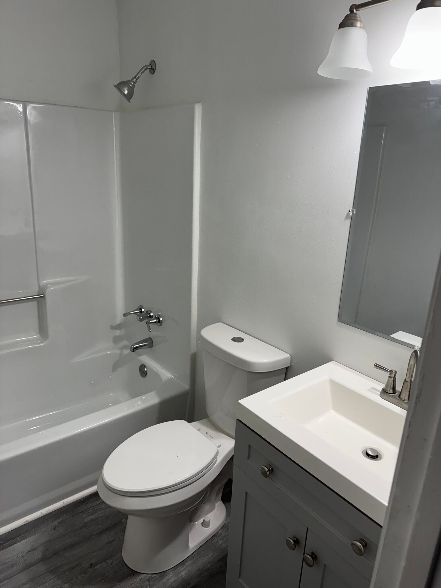 Building Photo - 14 Flint Dr