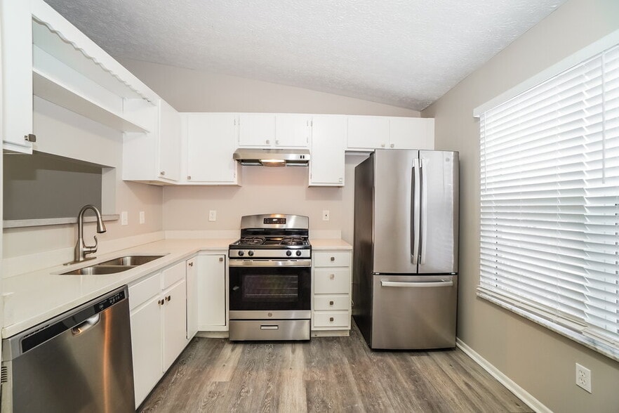 Building Photo - 5769 Sundial Dr