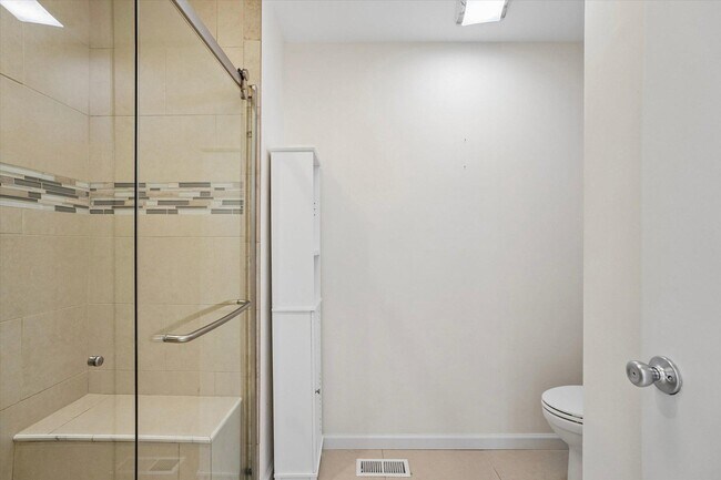 Building Photo - 1604 Cotswald Ct