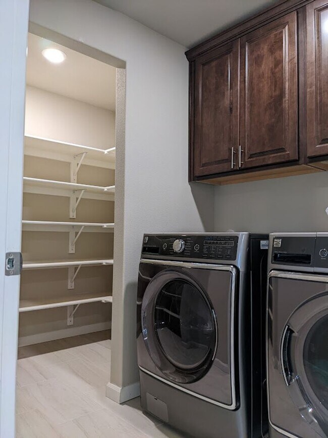 Building Photo - Northshore, Bothell, Millcreek 4 bedroom Home Special offer!