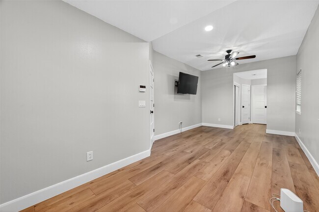 Building Photo - 21234 Park Willow Dr