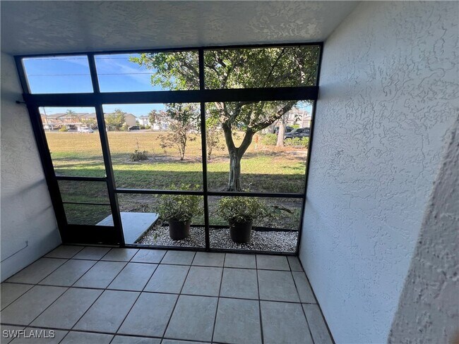 Building Photo - 423 Cape Coral Pkwy W