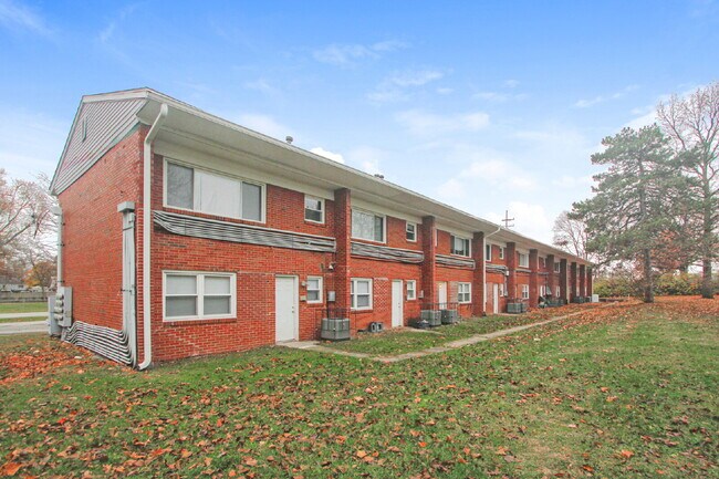 Building Photo - Charming 2 Bed, 1 Bath Apartment in Indianapolis - Don't Miss Out!