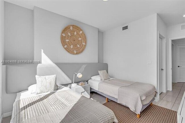 Building Photo - 3900 Biscayne Blvd