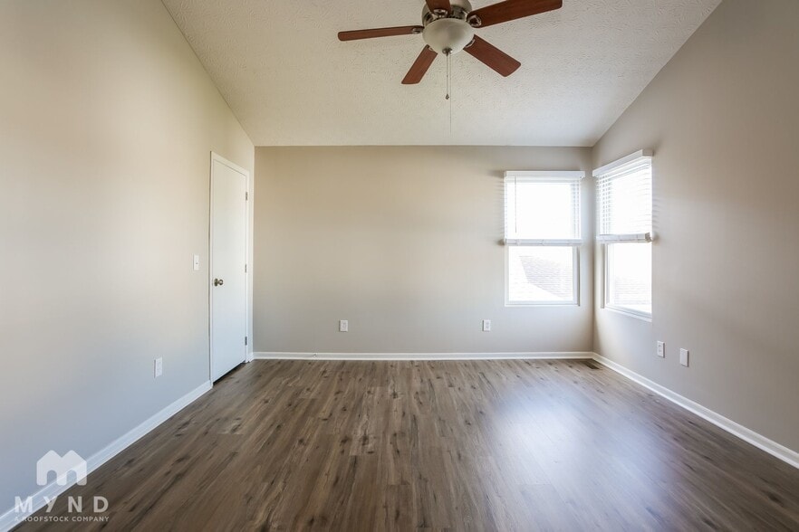 Building Photo - 540 Rockets St