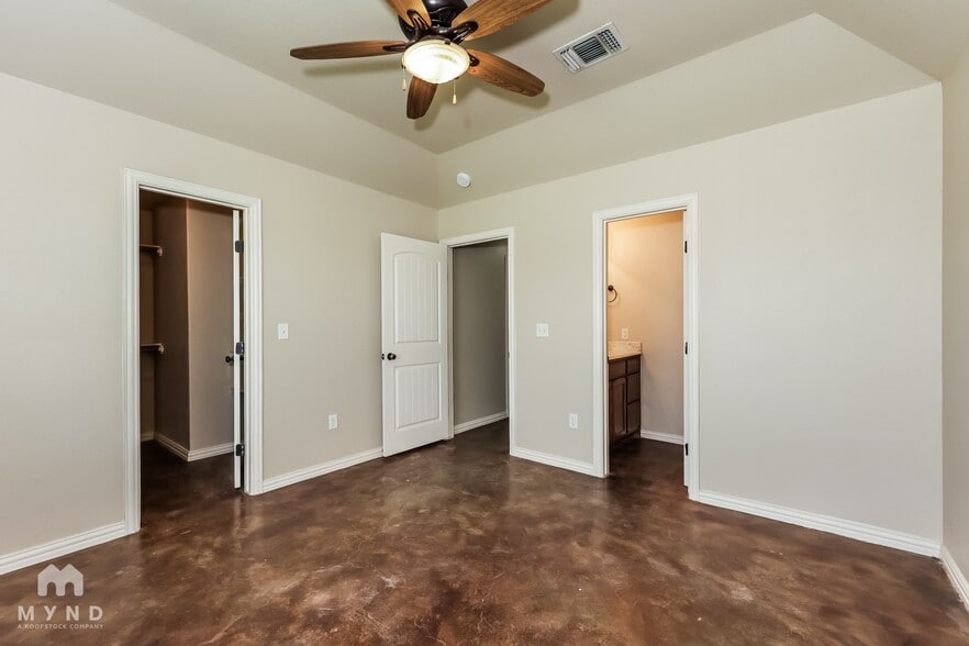 Building Photo - 118 Jolin Ln