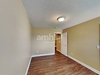 Building Photo - 6013 Mountview Dr