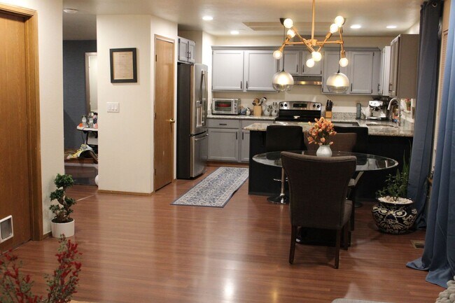 Building Photo - Beautiful 3 Bedroom  Home FOR RENT in Great Community of Steilacoom!!