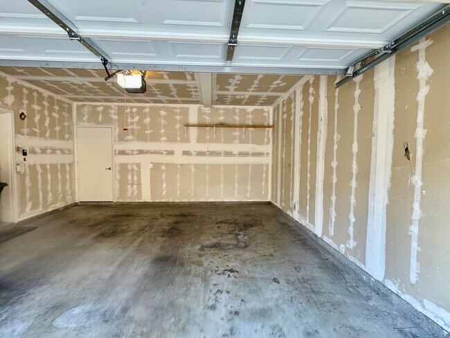 Building Photo - Welcome Home To This Adorable North Natomas Condo!