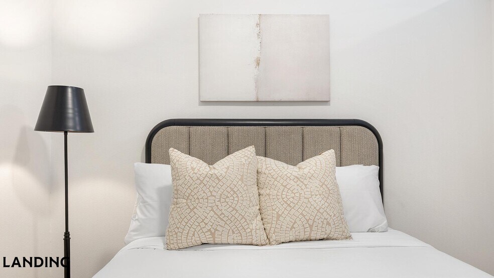 Building Photo - 13701 Montfort Dr