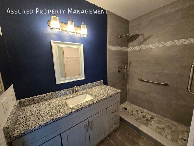 Building Photo - 2048 Cypress Bay Blvd