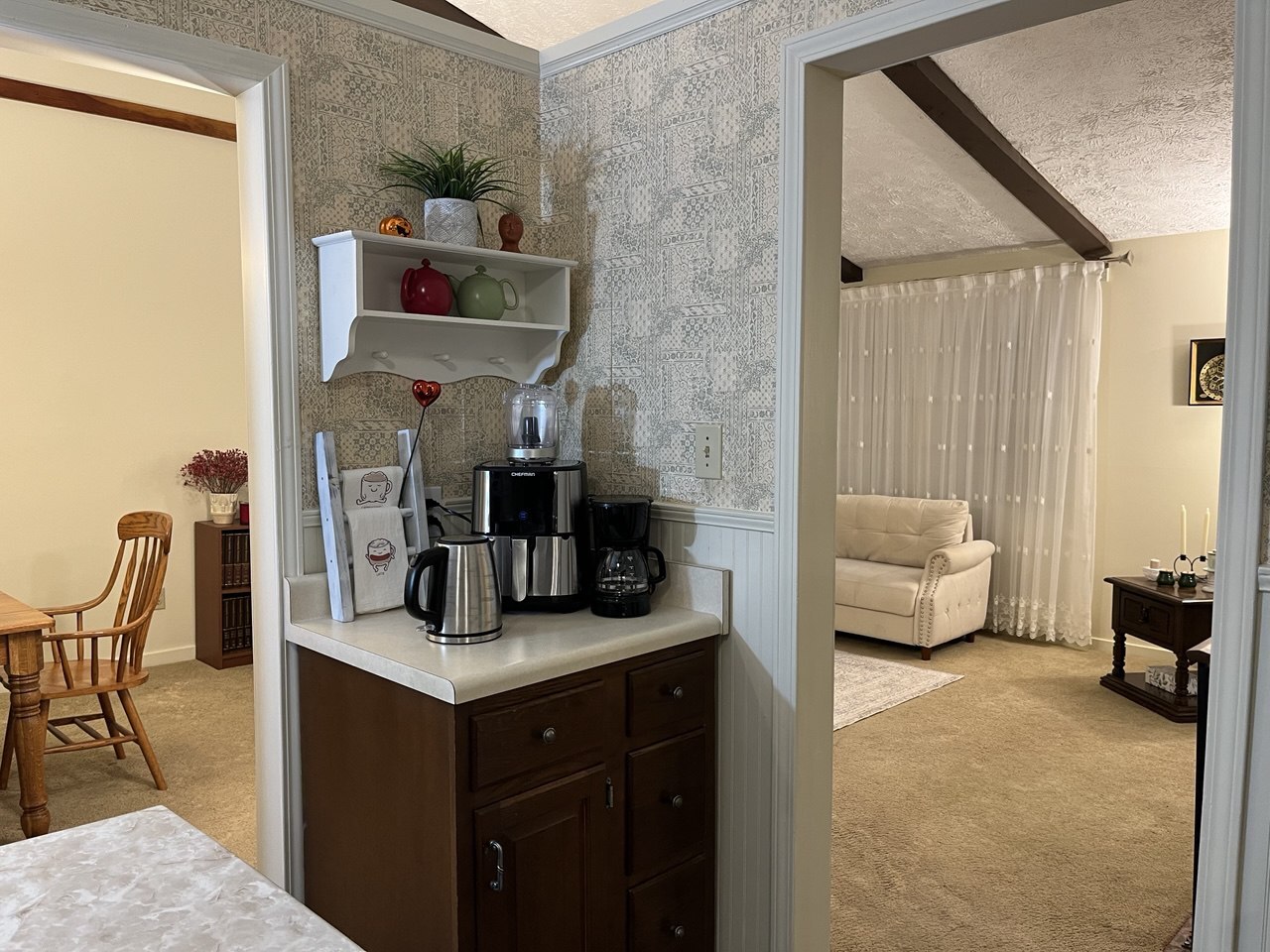 Building Photo - 210 Pinehurst Ln