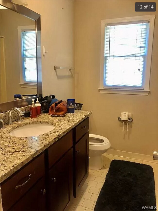 Building Photo - 1414 Caplewood Dr