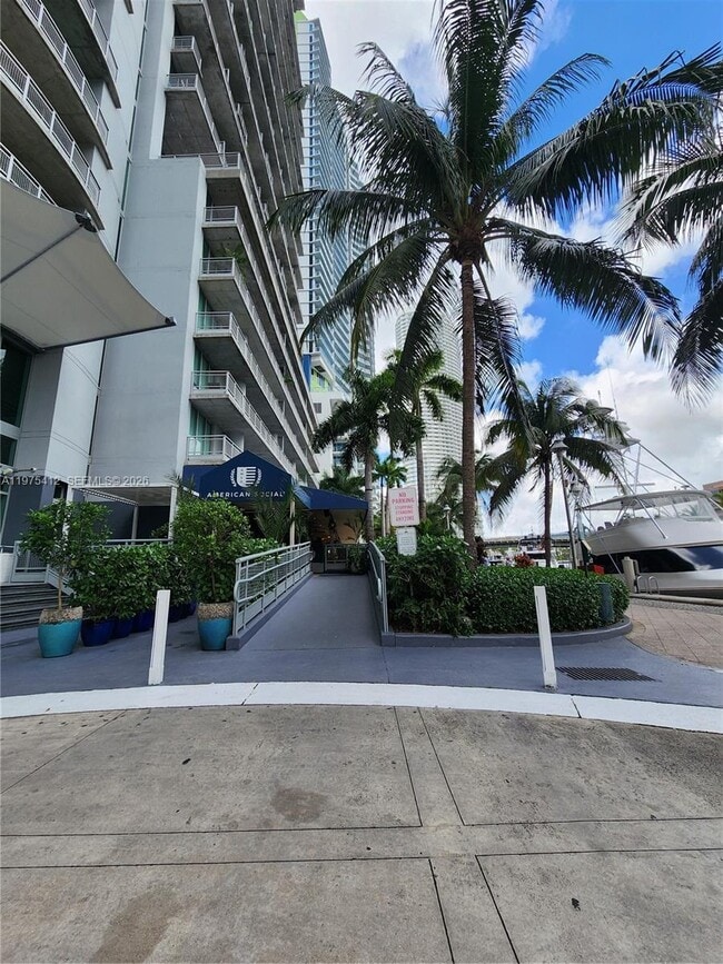 Building Photo - 690 SW 1st Ct