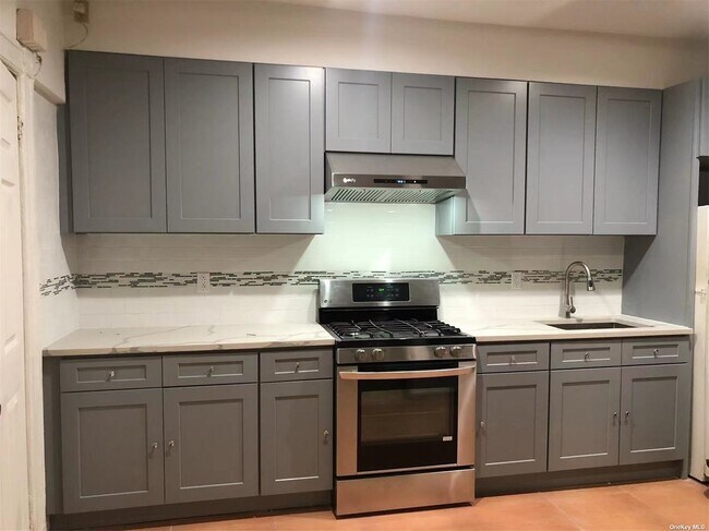 Building Photo - 60-12 56th Dr