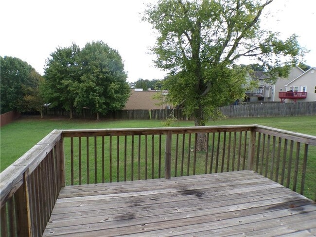 Building Photo - 21 Springmont Dr