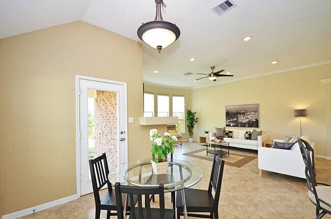 Building Photo - 1103 Parkhaven Ln