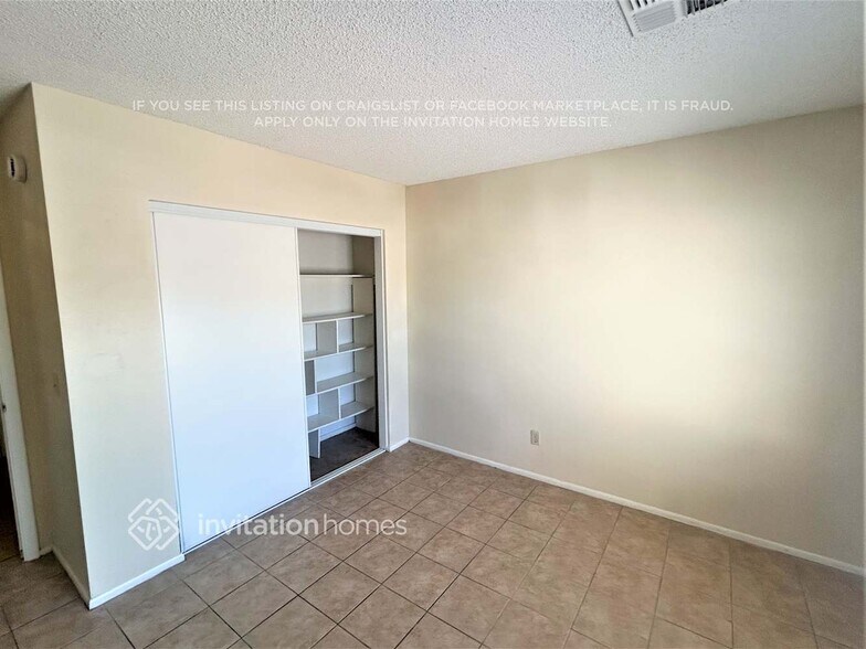 Building Photo - 10851 W Ruth Ave