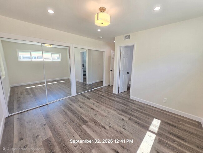 Building Photo - 858 N Darfield Ave