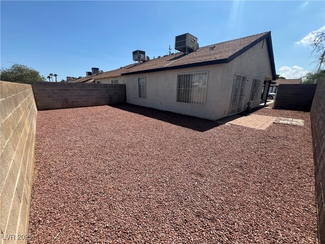 Building Photo - 6976 Mountain Meadow Ln