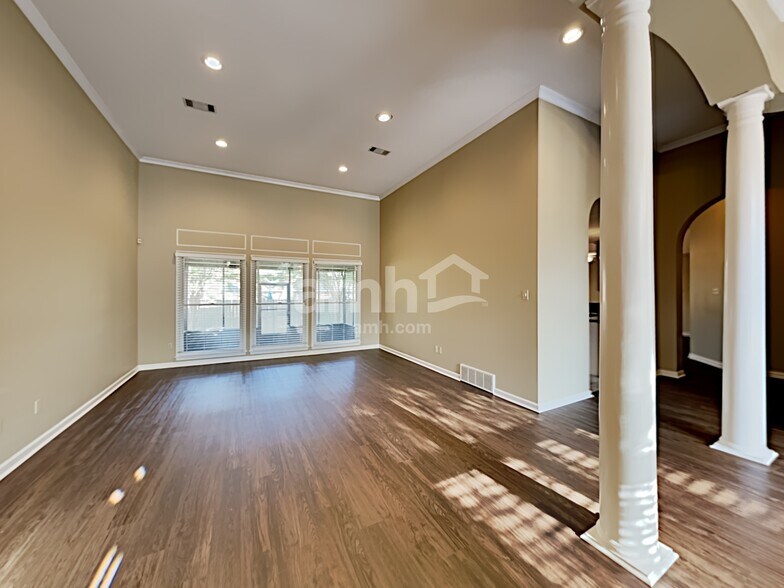 Building Photo - 1226 Sweetie Dr