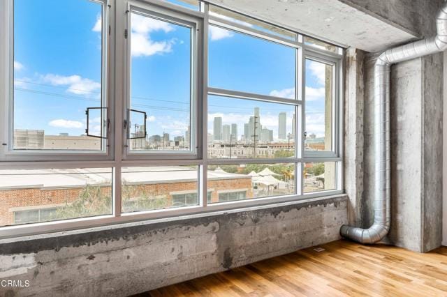 Building Photo - 530 S Hewitt St