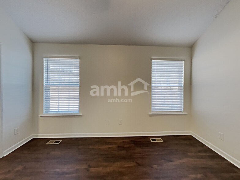 Building Photo - 2219 Brick Way
