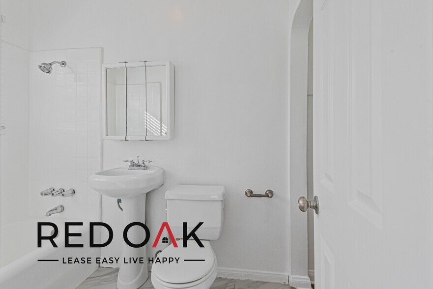 Building Photo - 1616 Normandie Ave