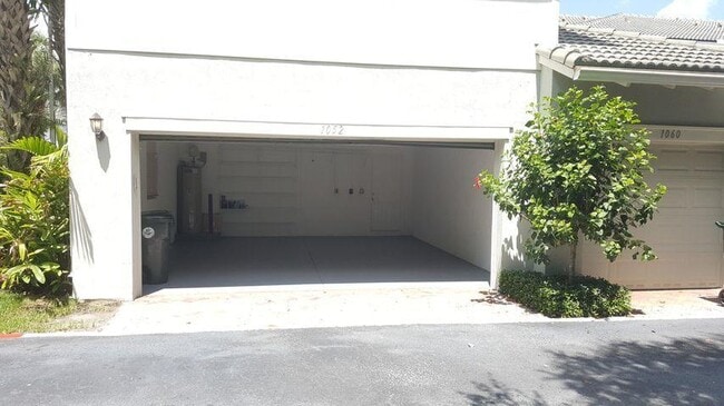 Building Photo - 1052 NW 18th Ave