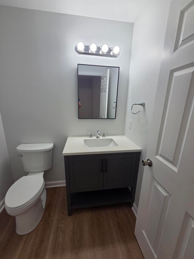 Building Photo - 1352 Canonero Dr