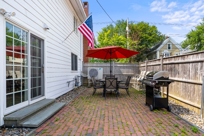 Building Photo - 103 Gray St