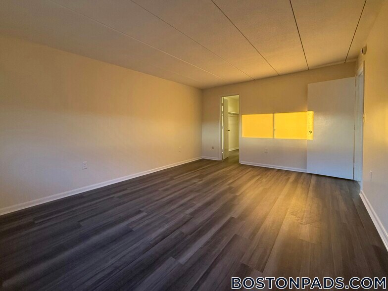 Building Photo - 51 Hill Rd