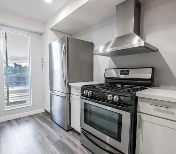 Building Photo - 3152 S Eastern Ave