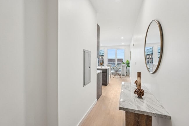 Building Photo - 1 Mallory Ave